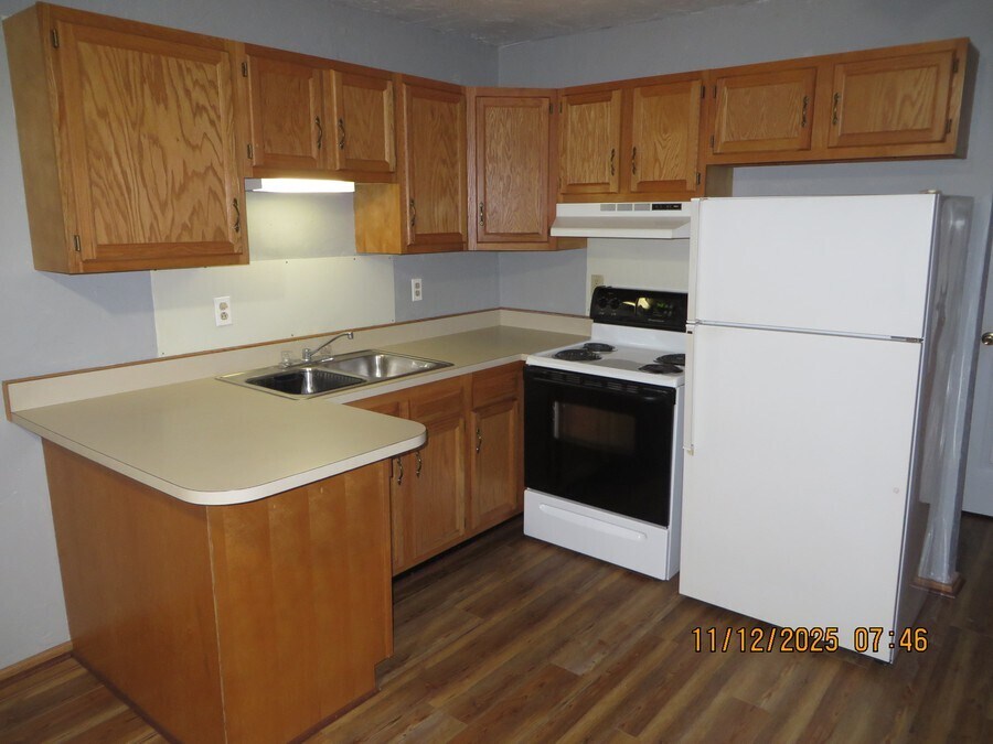 Foto principal - 423 E 8th St