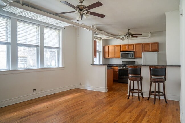 Building Photo - Albany Park - 1 Bed / 1 Bath, English Gard...