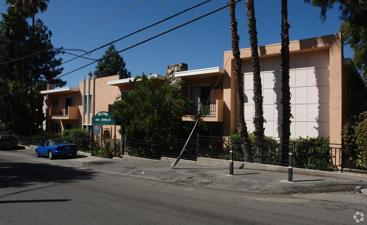 Foto principal - 10121 Samoa Ave