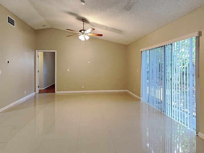 Building Photo - 1410 NW 47th Ave