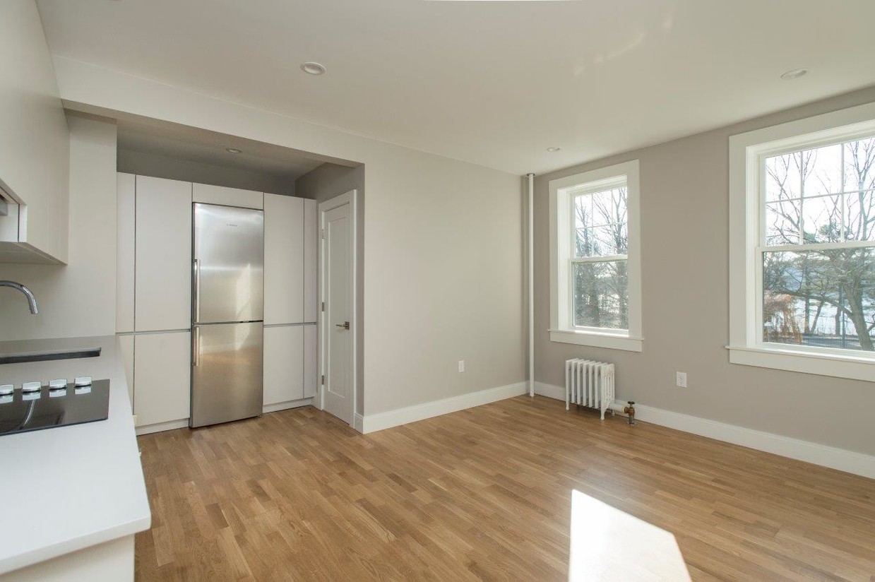 Primary Photo - 288 Walnut St