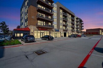 Building Photo - 3517 Windhaven Pkwy