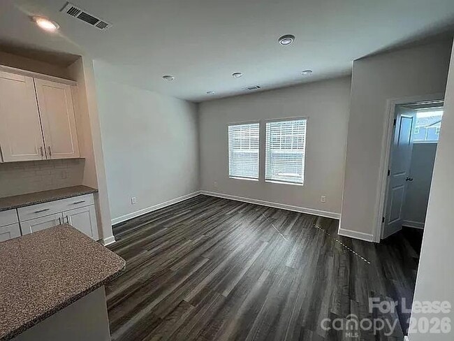 Building Photo - 2027 Tears Ln