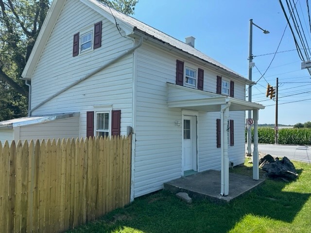 Building Photo - 702 Penn Grant Rd