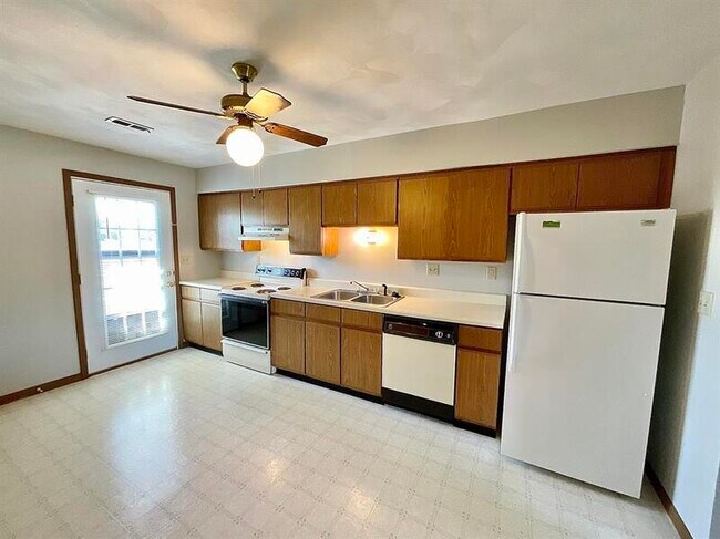 Building Photo - 927 Georgetown Dr