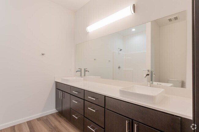 2HAB, 2BA, Loft_1750SF - 1700 Designer Residences South