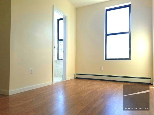 Building Photo - 3027 42nd St