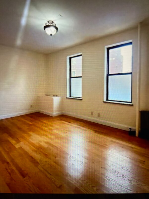 Building Photo - 244-215 15th St