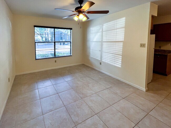 Foto del edificio - 2BR/1BA Flat in Marchwood - Available Nove...