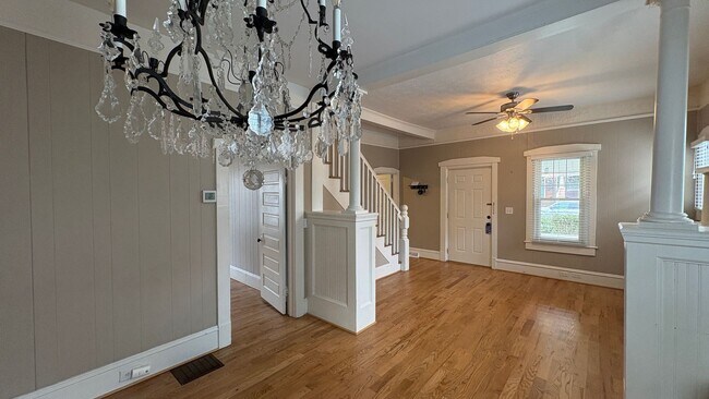 Foto del edificio - Charming Downtown Greenville Home Available Now!