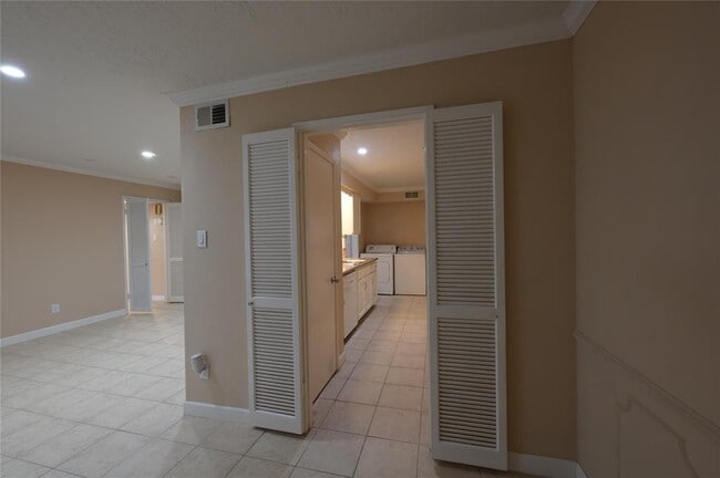 Foto del edificio - 355 N Post Oak Ln