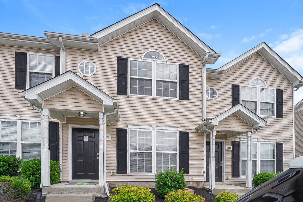 Foto principal - 8020 Logan Dr