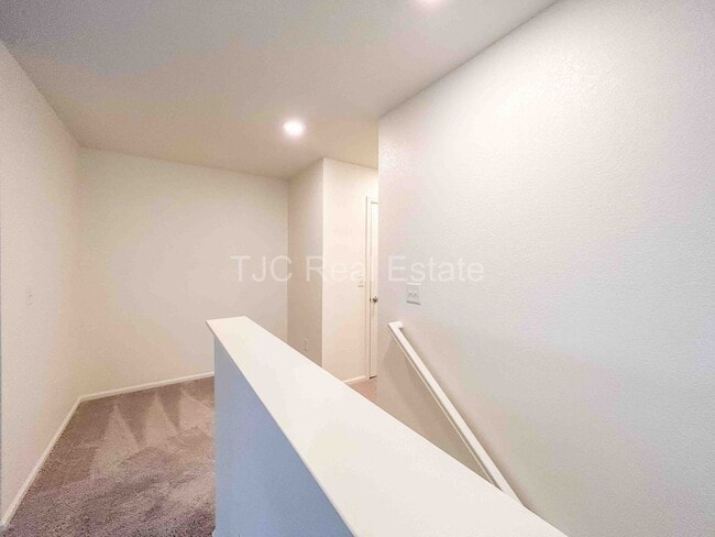 Foto del edificio - 6277 N Nepal Ct