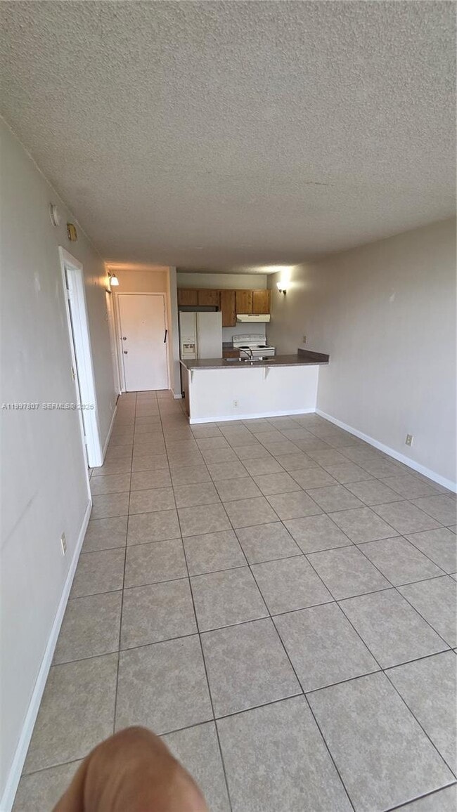 Foto del edificio - 2701 Riverside Dr