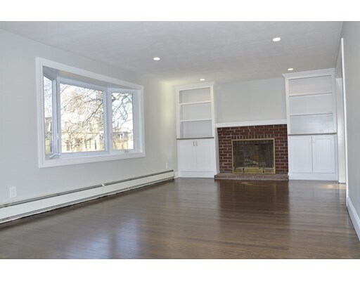 Building Photo - 41 Welles Ave