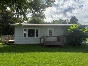 Building Photo - 286 Bailey St