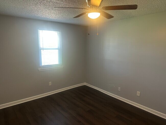 Dormitorio 1 - 706 Eric Dr