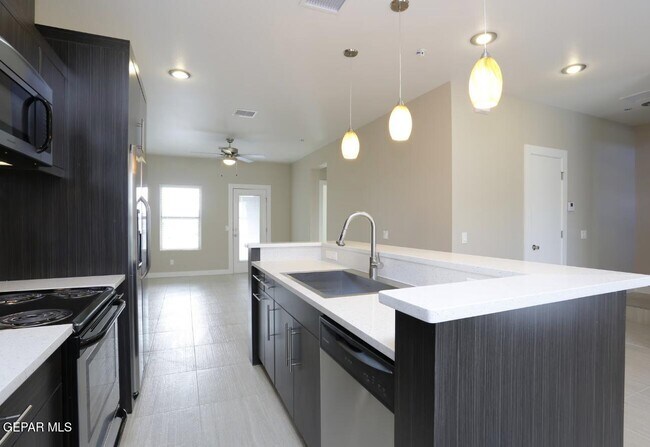 Foto del edificio - 410 Thorn Ave