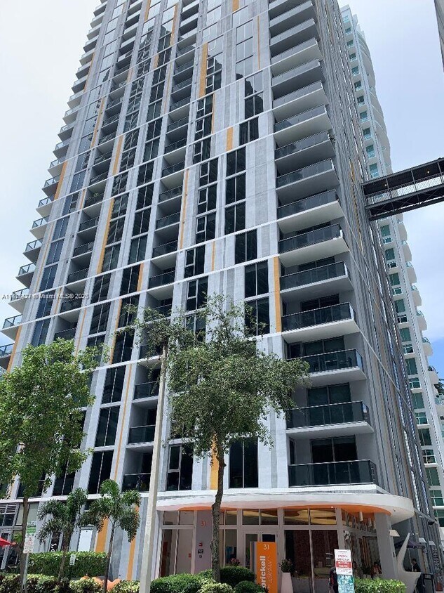 Photo - 31 Southeast 6th Street Apt #2504, Miami, FL 33131 - 1 BR 1.5 BA condo