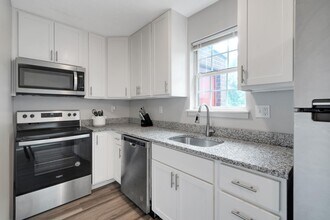 Building Photo - 12000 Morningside Dr