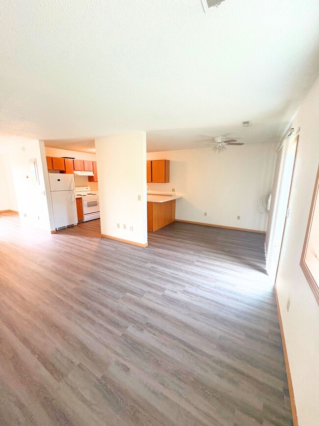 Building Photo - Valleyside Townhomes