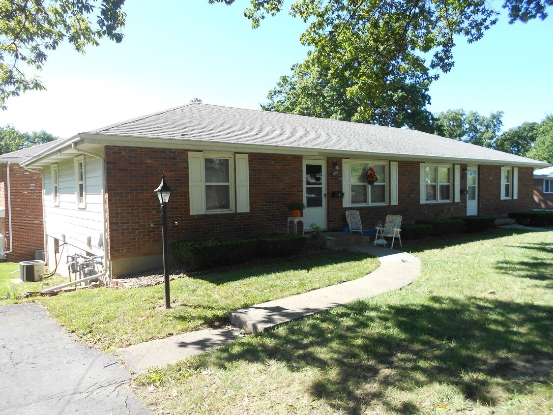 807 NE 68th Ter, Gladstone, MO 64118 Apartments in Gladstone, MO