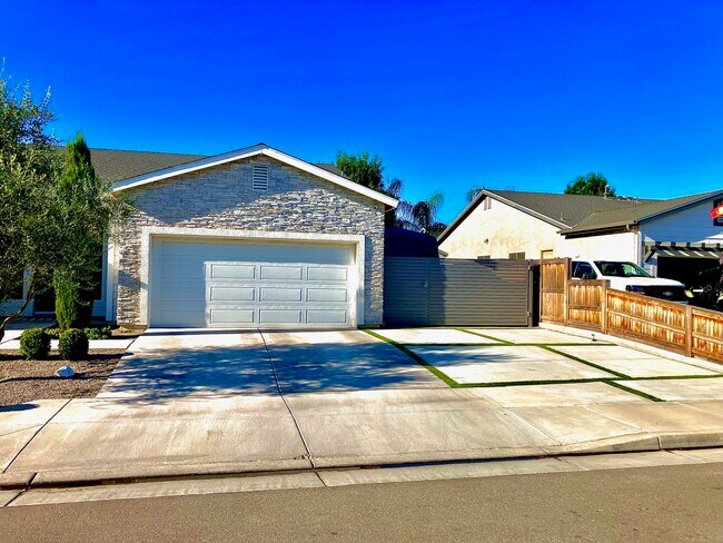 Foto del edificio - 9207 Manor Forest Ln