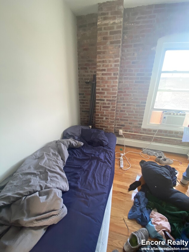 Primary Photo - 28 Fleet St