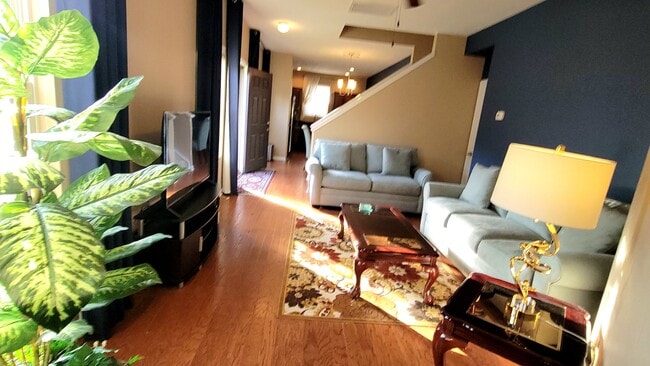 Building Photo - 1300 Crown Point Pl