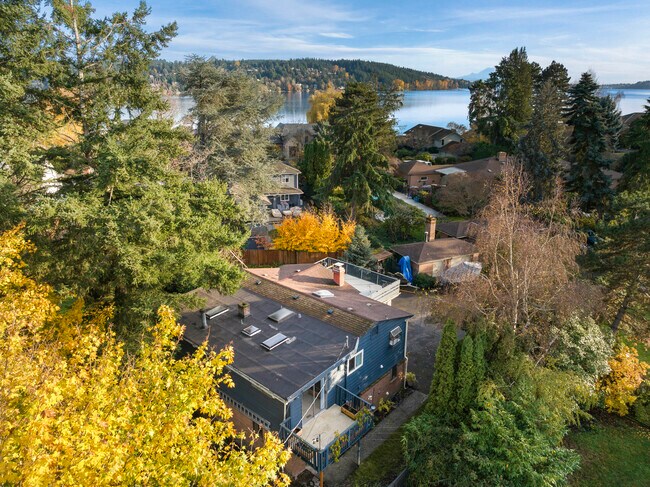 Foto del edificio - 16758 45th Ave NE