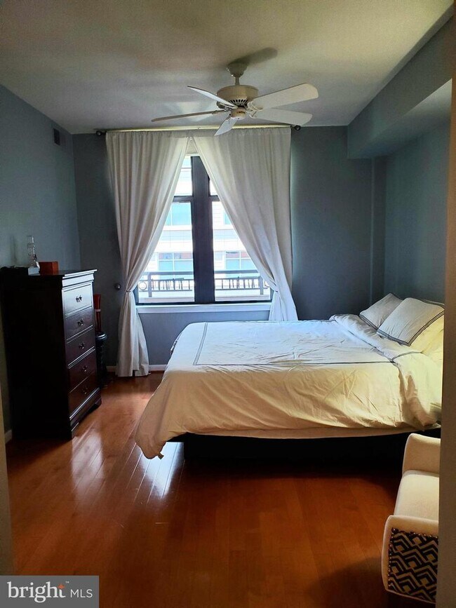 Foto del edificio - 1021 N Garfield St