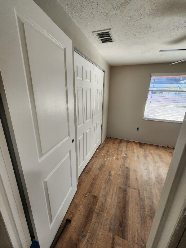 Foto del edificio - 1835 Joyce St