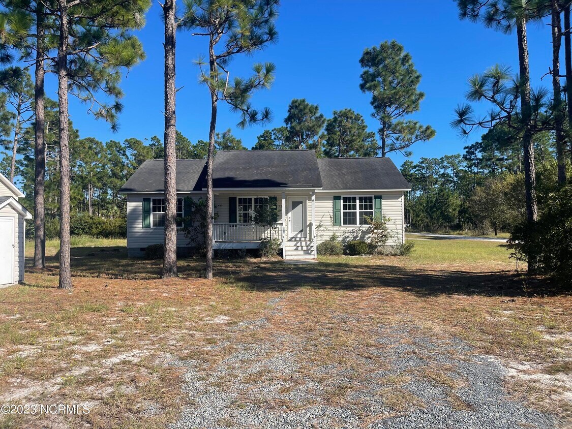 2200 E Boiling Spring Rd, Southport, NC 28461 House Rental in