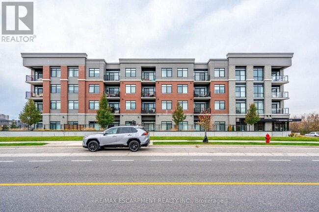 Photo du bâtiment - 1 Redfern Ave