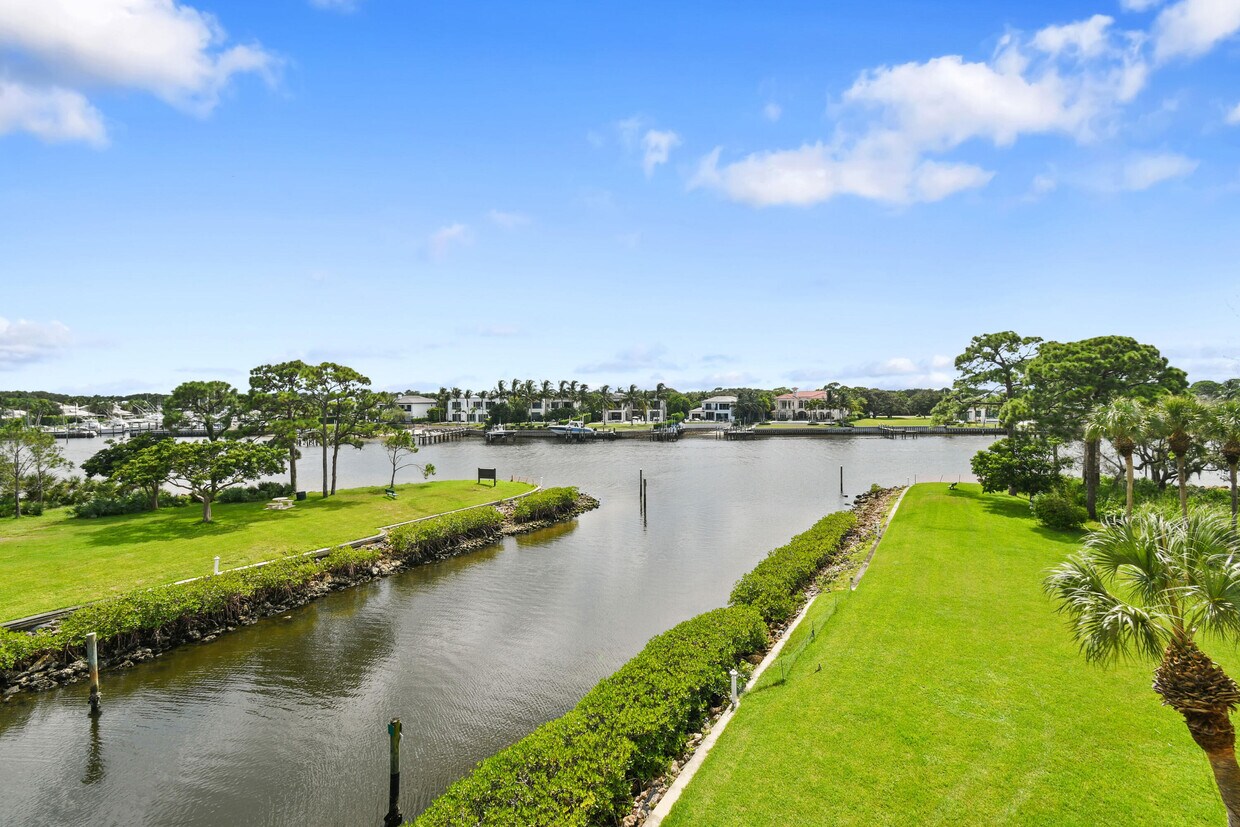 Foto principal - 2201 Marina Isle Way