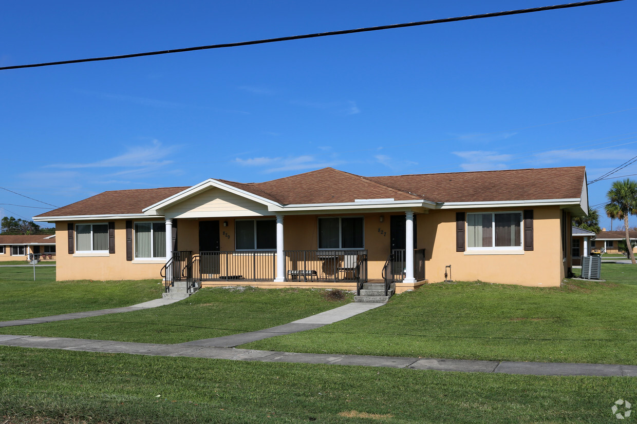 Foto del edificio - McClure Village Annex