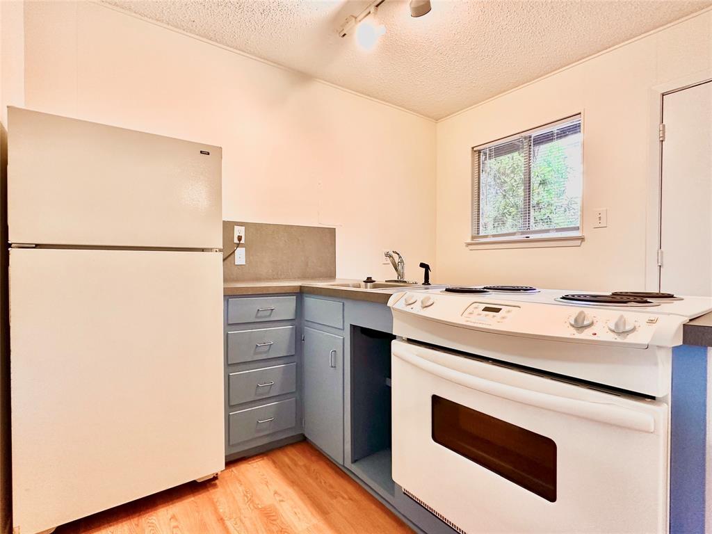 Foto del edificio - 2711 Hemphill Park