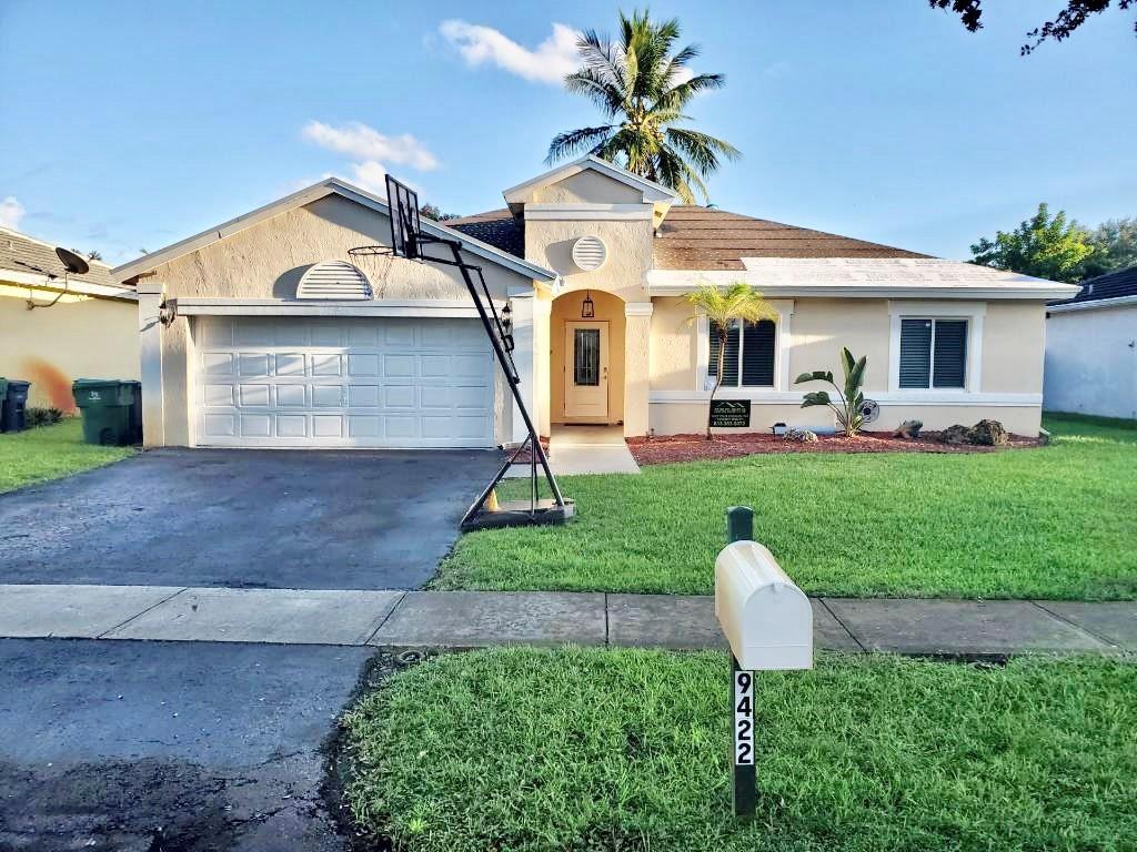 Foto principal - 9422 SW 20th St