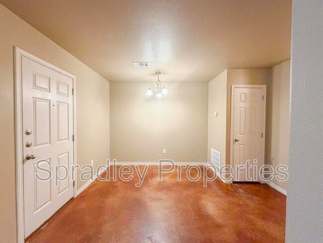 Foto del edificio - 1572 Chance Ct