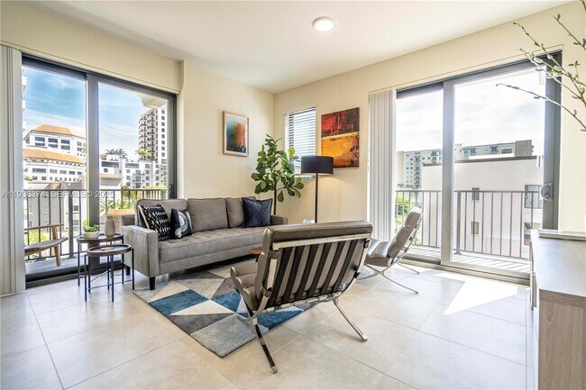 Foto del edificio - 1091 Galiano St