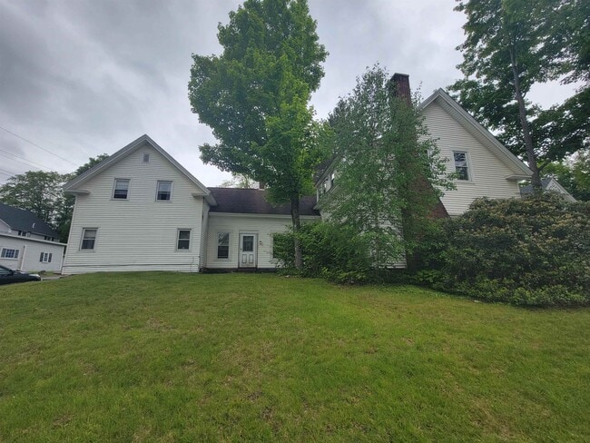 Building Photo - 73 Highland St