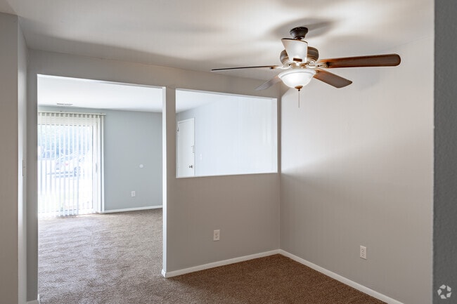 1BR, 1BA - 850SF - Dining Area - West Summerset Apartments