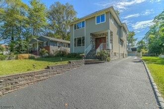 Building Photo - 567 Mountain Ave