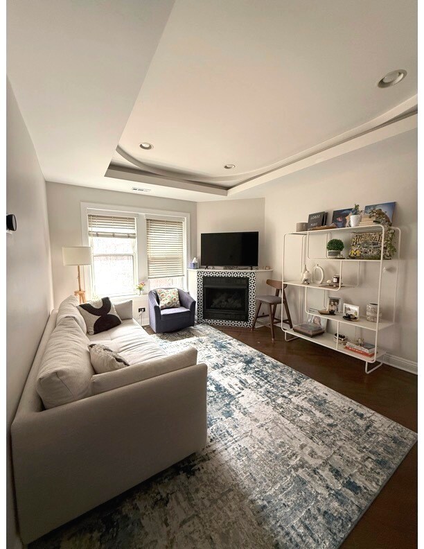 Foto del edificio - 526 W Cornelia Ave