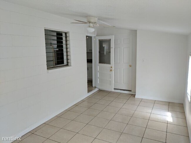 Building Photo - 3 br, 1 bath House - 1075 Lincoln Ter