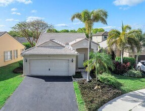 Building Photo - 4013 Pine Ridge Ln