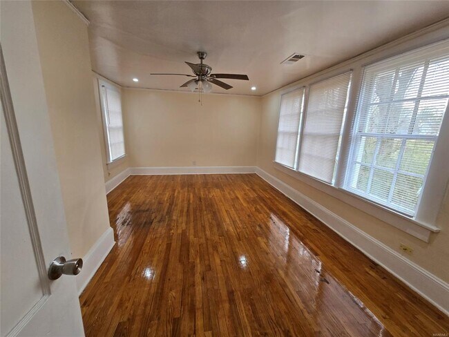 Building Photo - 2026 Bullard St