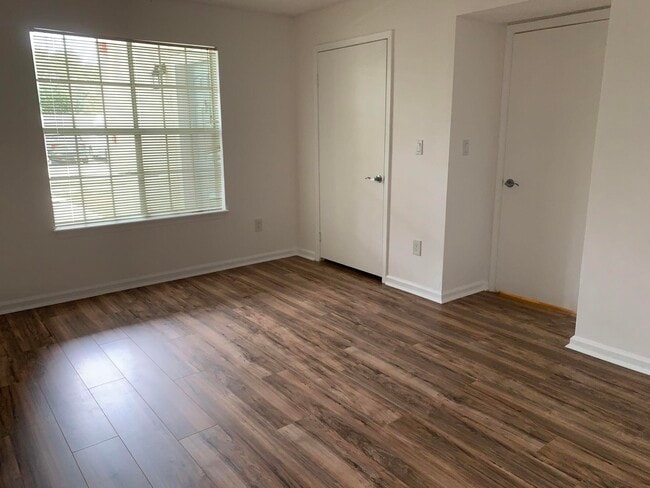 Building Photo - 1335 Crystal Way