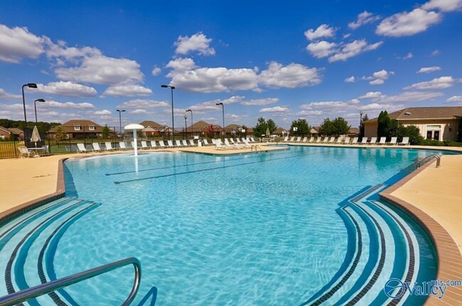 Foto del edificio - 350 Falling Water Ln SW