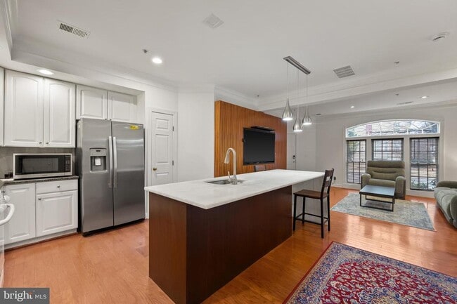 Foto del edificio - 589 Odendhal Ave